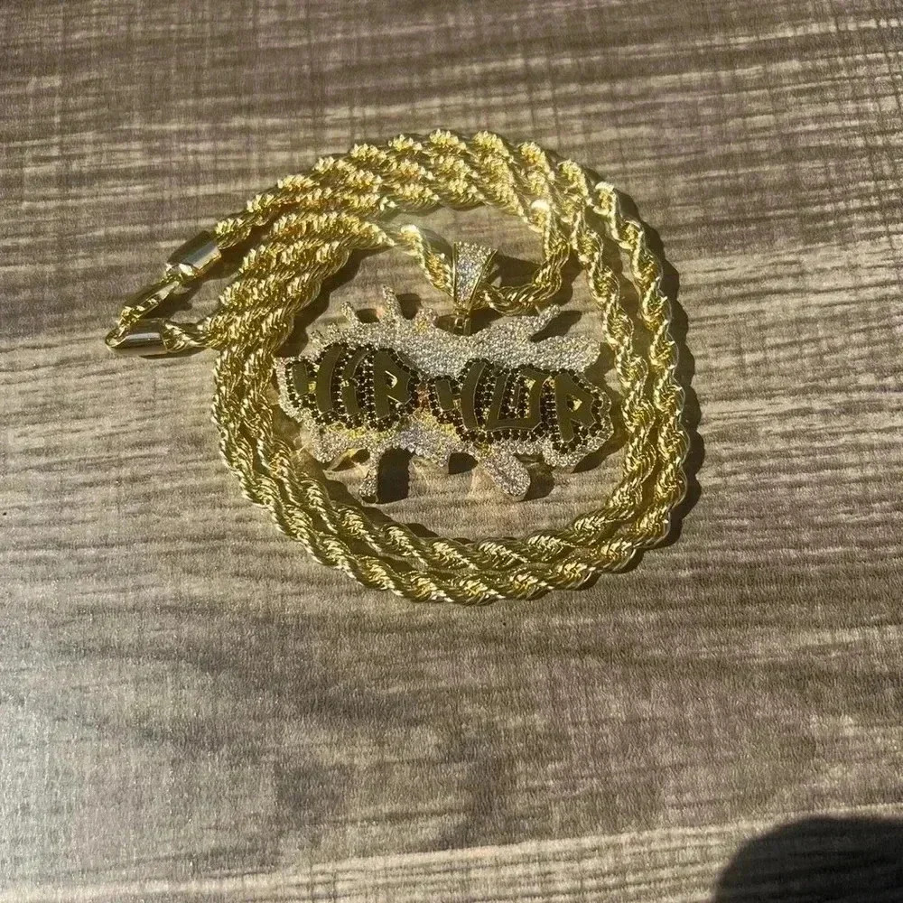 Rope Necklace & “Hip Hop” Pendant